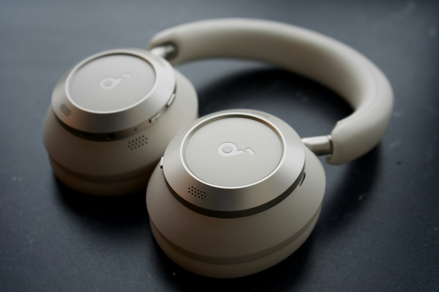 Wireless headphones representing connected consumer products